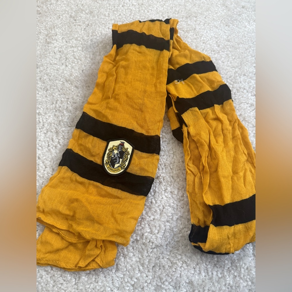 Harry Potter Yellow and Black Striped Scarf with Crest wizarding world